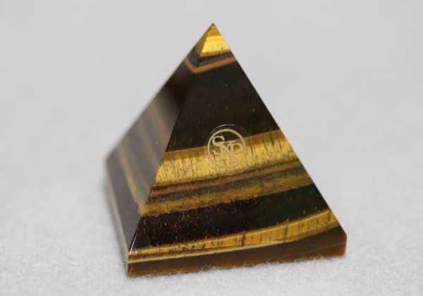 画像1: ピラミッド水晶｜タイガーアイ６８００円　４番 (1)